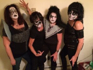 Annie McInnes, about face painting, find a face painter to work at an event, festival face painter near me, denver's best face painters, then top face painters in Denver, professional artist